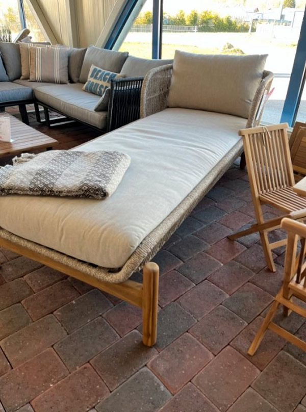 Gartenliege inklusive Polster beige mit Akazie-Ges