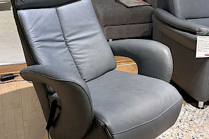 Motorischer Relaxsessel Hayden Large in Leder